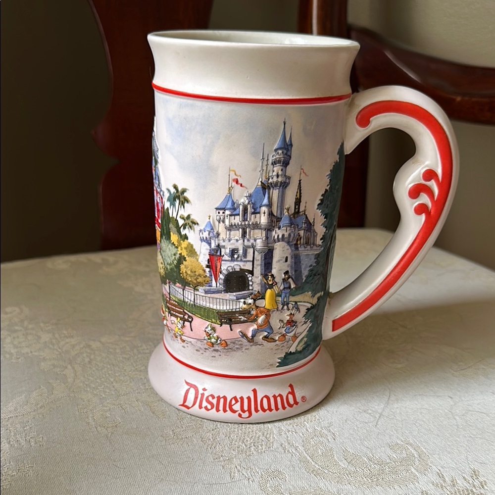 Vintage 20 oz Disneyland Walt Disney 3D ceramic beer stein, mug